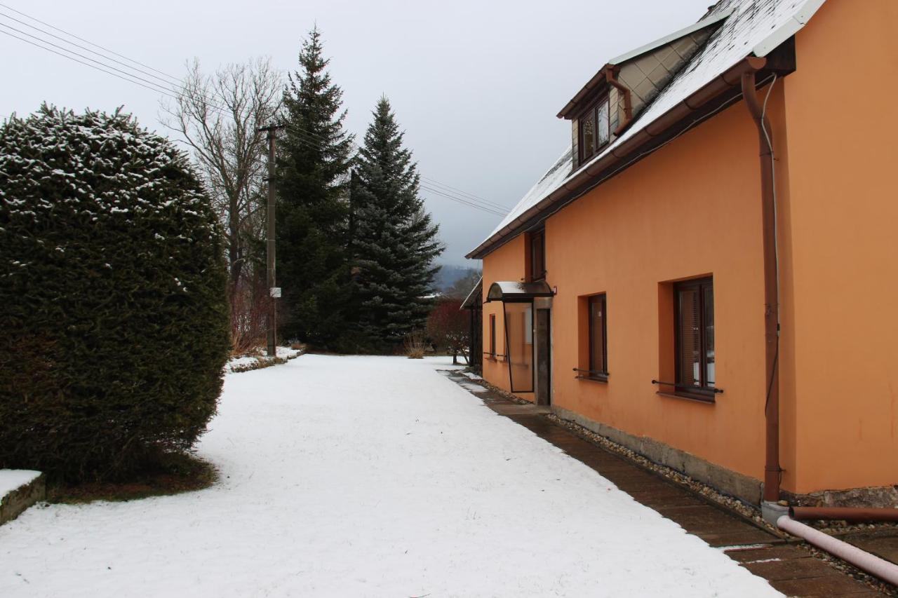 Chalupa U Prochazku Mezimesti Extérieur photo